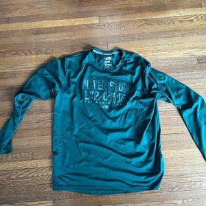 North Face hunter green lightweight long sleeve tshirt L large